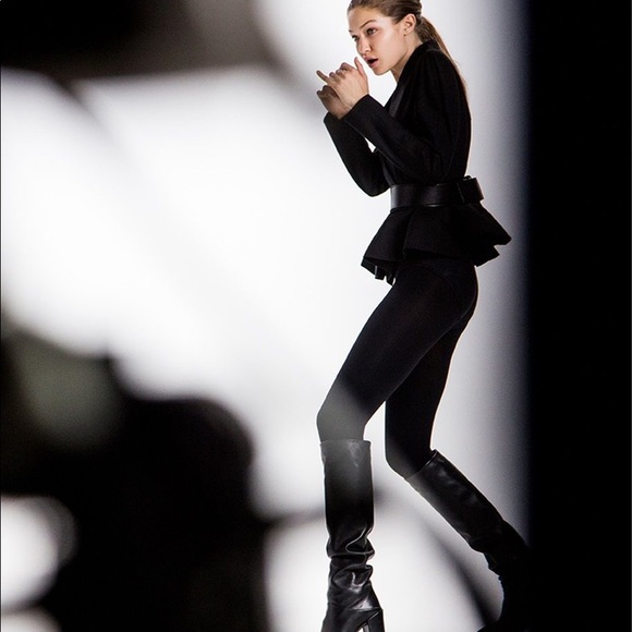 stuart weitzman scrunchy boot